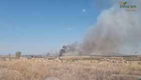 Medios aéreos y terrestres trabajan en un incendio en San Martín de Montalbán (Toledo)