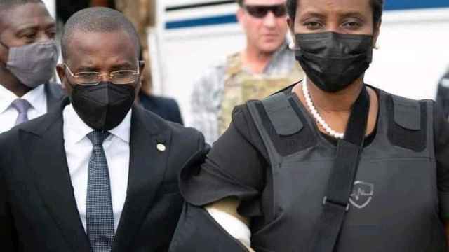 Martine Moise, primera dama de Haití, en su regreso al país tras el asesinato de su marido.