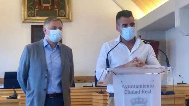 Paco Cañizares y Pablo Alonso en rueda de prensa este lunes en Ciudad Ral