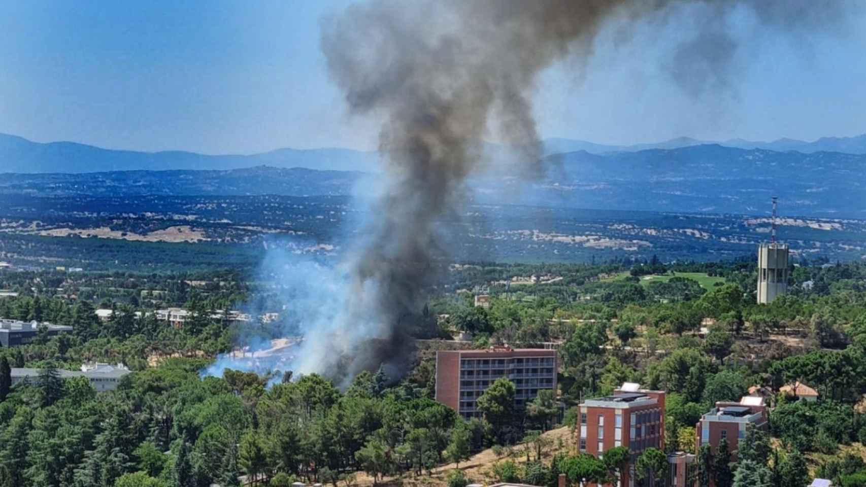 Incendio en la zona de Ciudad Universitaria.