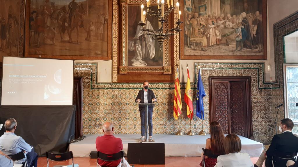 Francisco Estevan, cofundador y CEO de Innsomnia, durante su ponencia en Gandia.