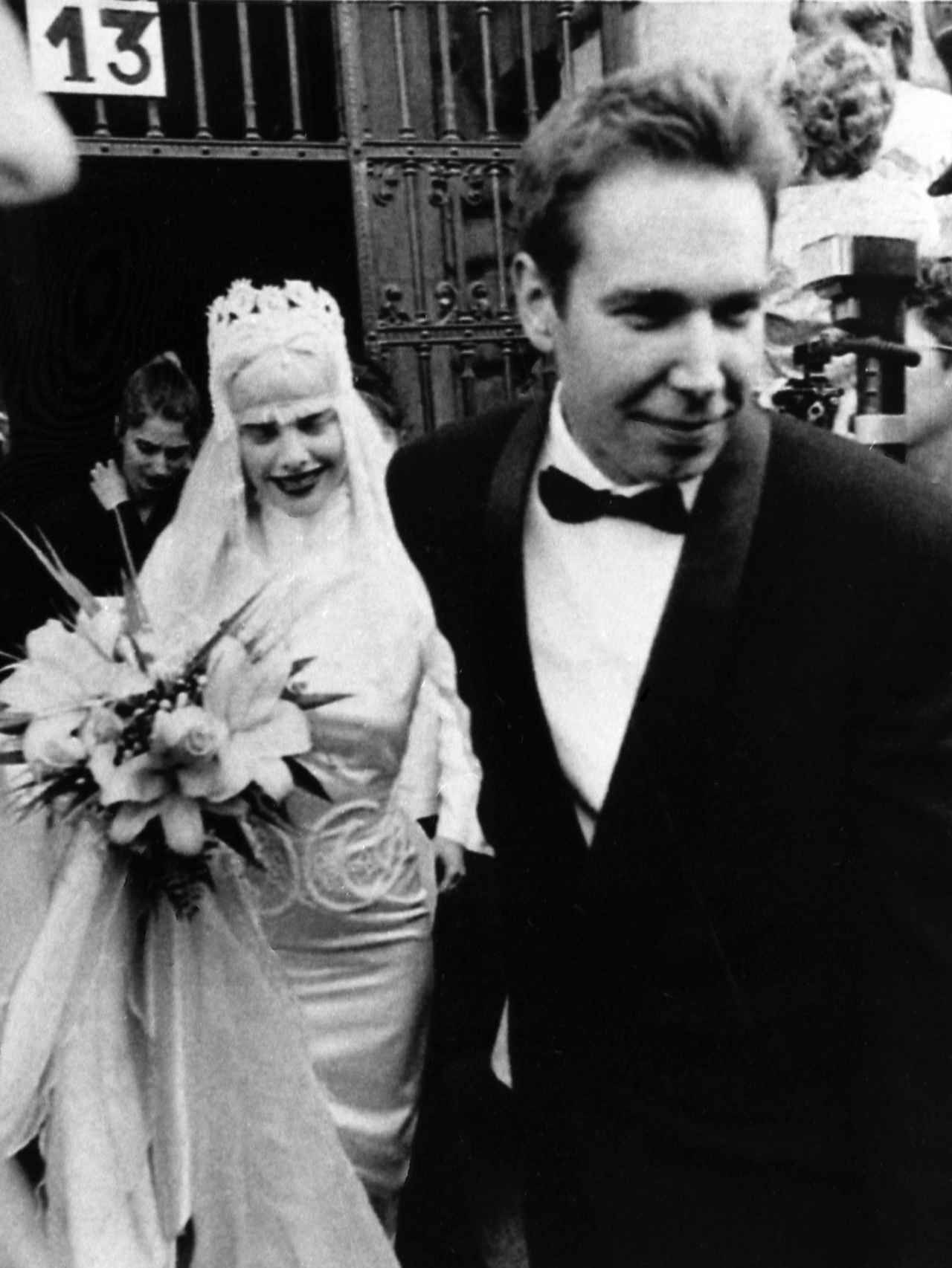 Ilona Staller y el artista Jeff Koon durante su boda en 1991.