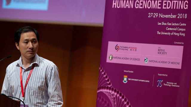He Jiankui, el científico chino condenado a tres años de cárcel por experimentar la edición genética en bebés. EFE/Alex Hofford