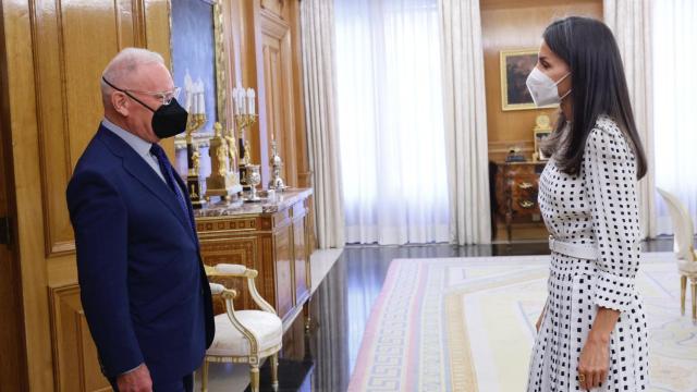 Letizia en una reunión de trabajo sobre el impacto de la salud mental.