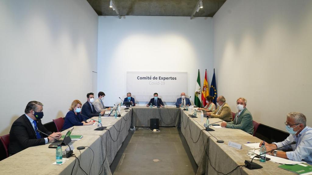 Andalucía propondrá al TSJ el toque de queda para municipios con una tasa superior a 1.000