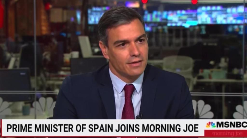 El presidente del Gobierno, Pedro Sánchez, durante la entrevista en el canal norteamericano MSNBC.