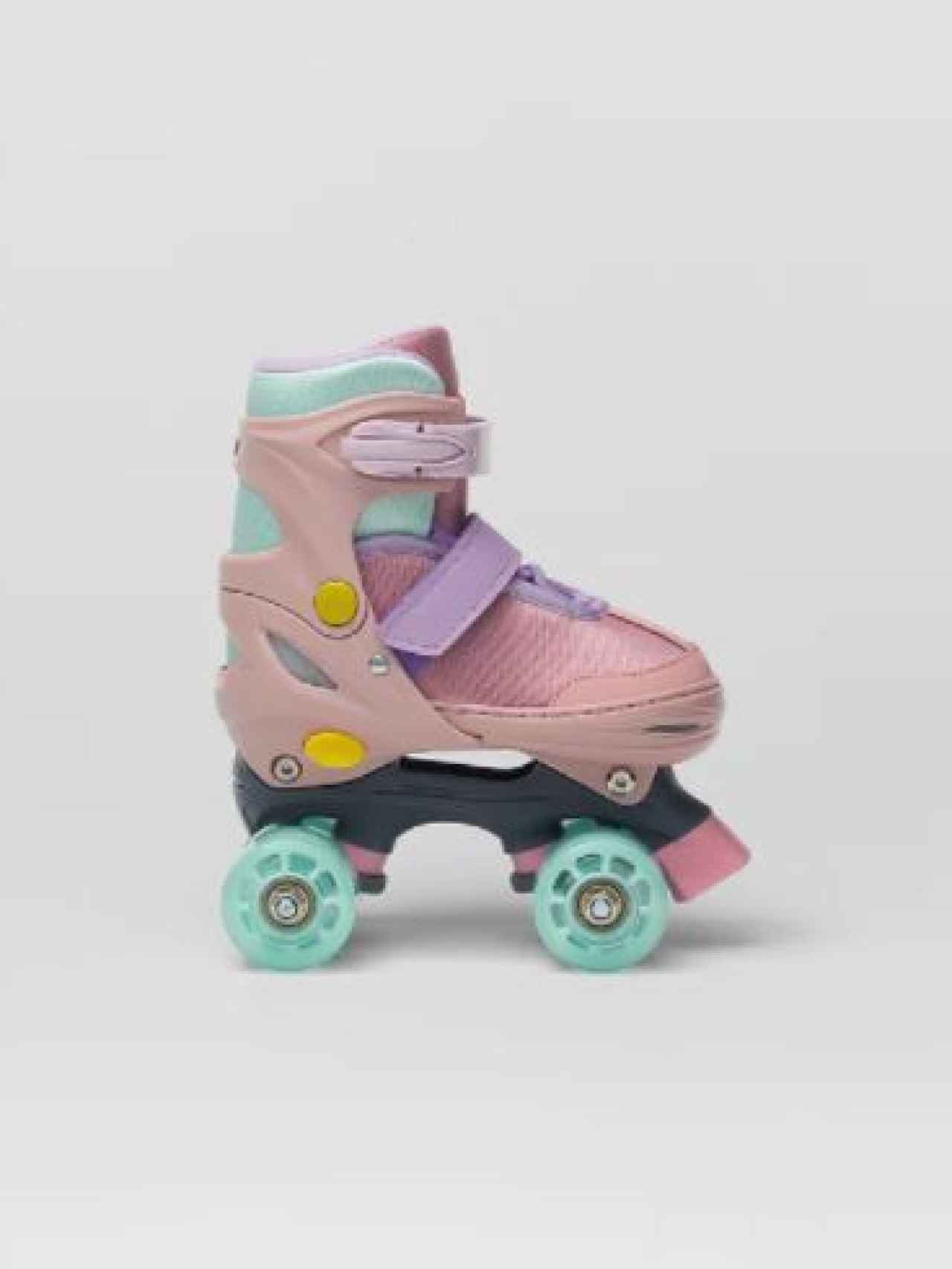 Zara ha apostado por unos patines con los colores en tendencia.
