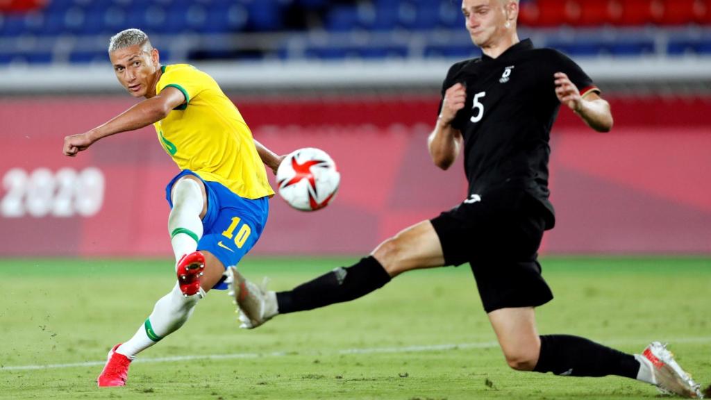 Richarlison marca un gol frente Alemania en los Juegos Olímpicos