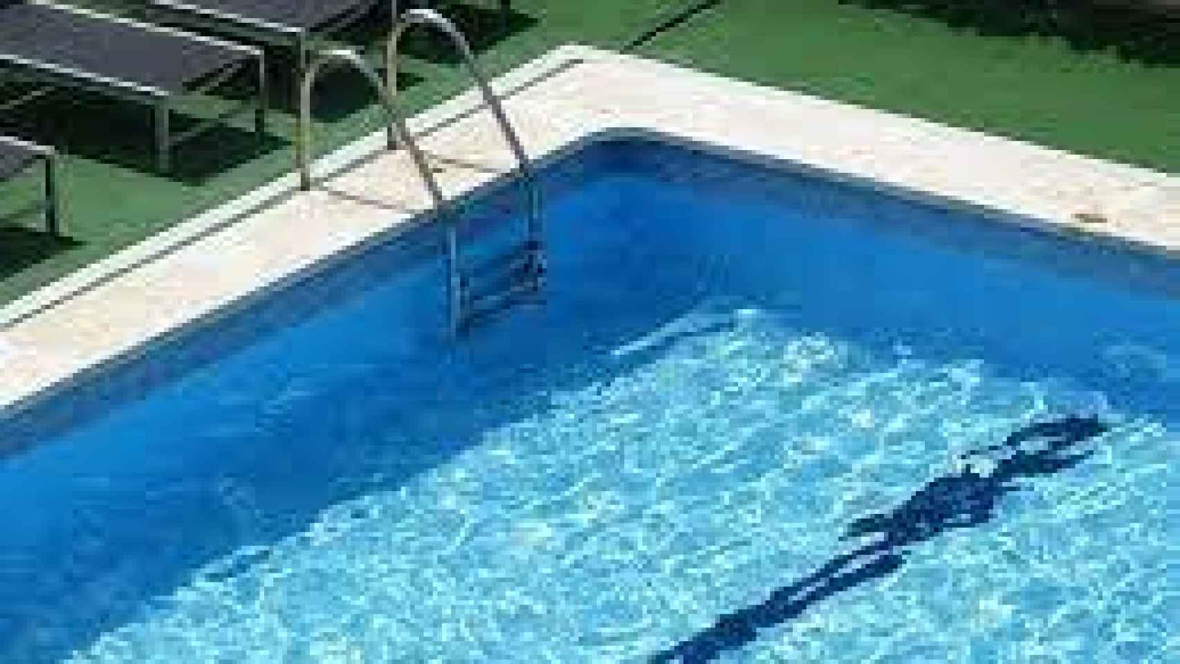 Una imagen de una piscina.