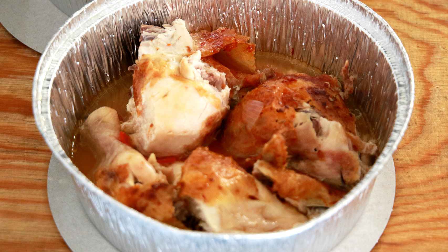 Medio pollo asado de Casa Galván. La unidad cuesta 7,95 euros.