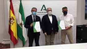 Firma del convenio para la construcción de centros de salud en Rincón de la Victoria y Nerja.