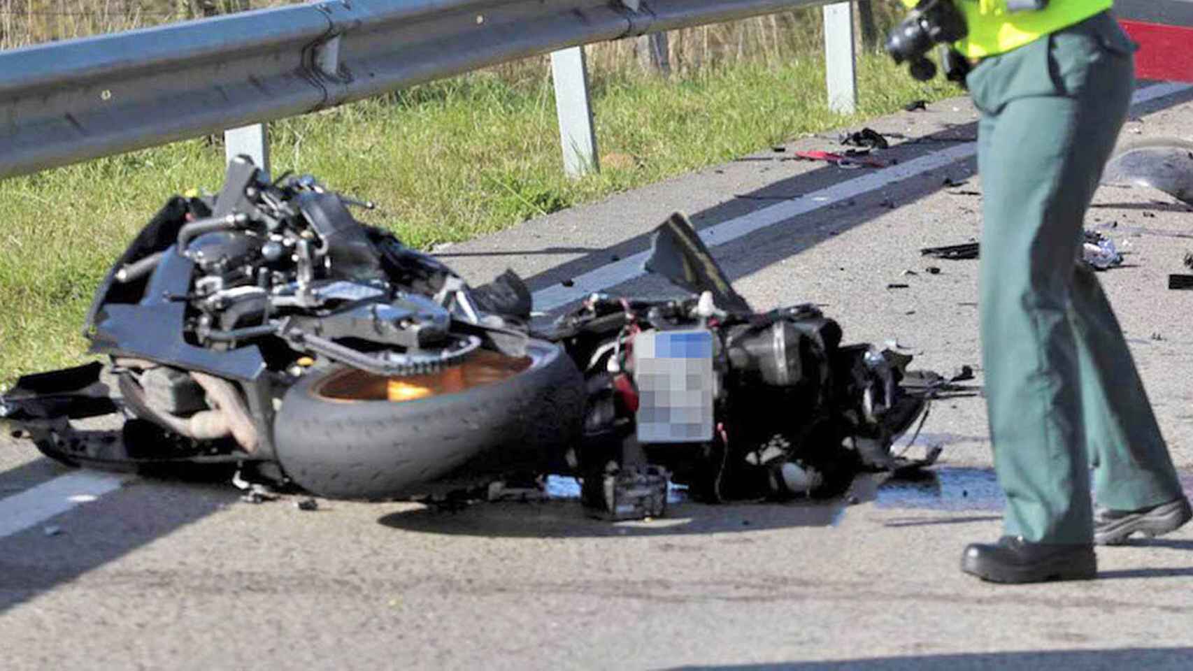Una moto que ha sufrido un accidente de tráfico.