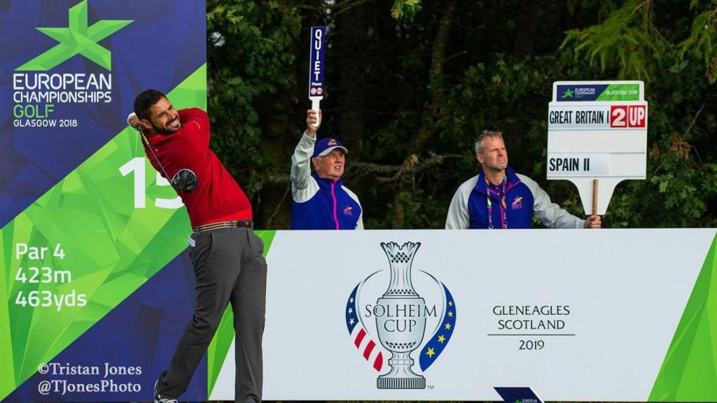 El golfista de Touro Santi Tarrío durante una competición.