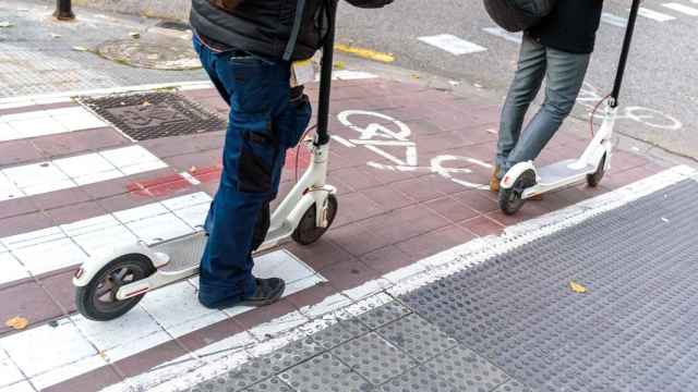 VMP por un carril bici en una imagen de archivo.