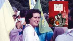 Sara en una manifestación independentista en Kiev (1991), y la portada de su libro: 'El último verano de la URSS'.