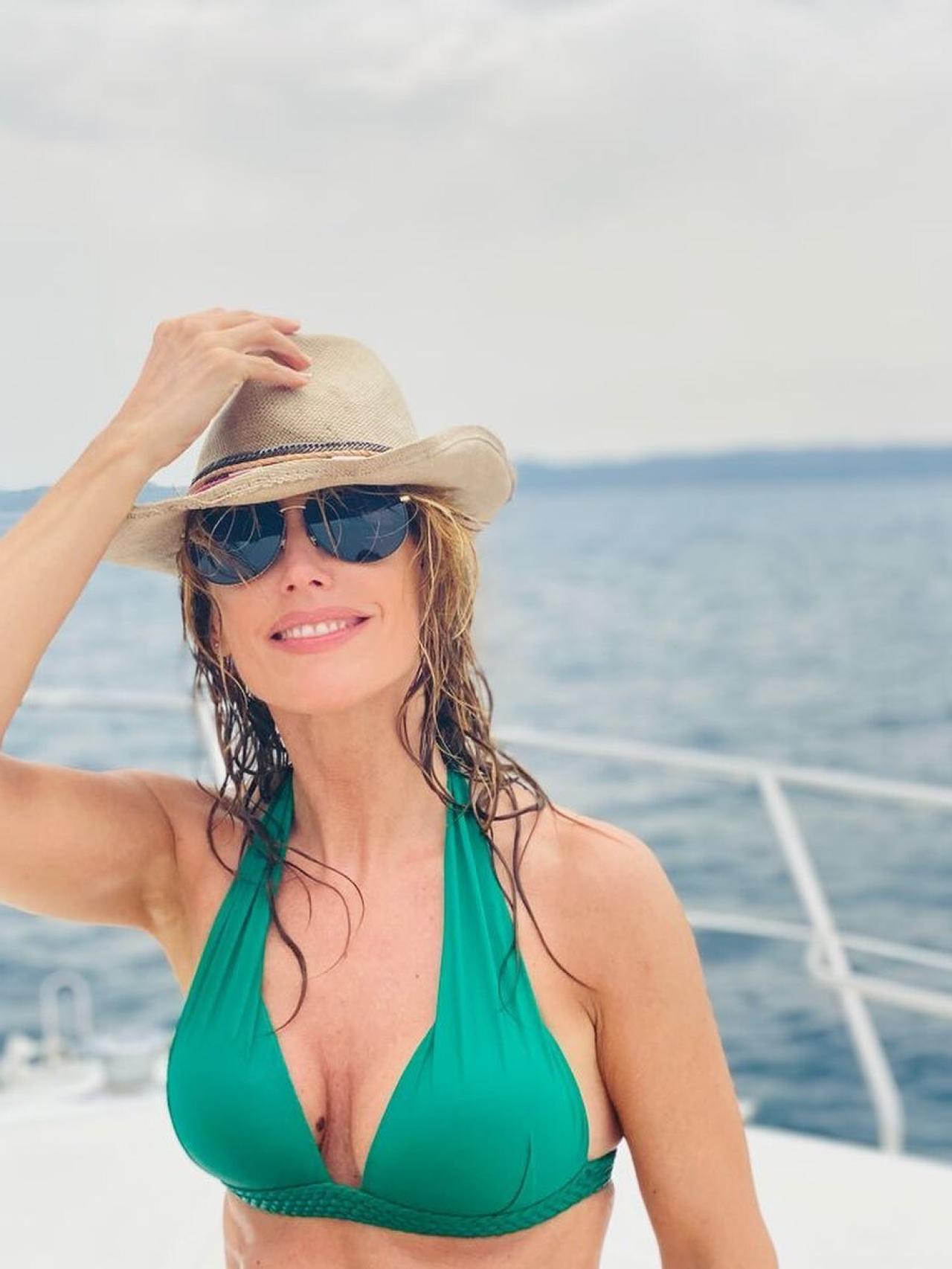 Imágenes del día: la foto de Emma García en bikini que ha impactado a todos  por un curioso detalle