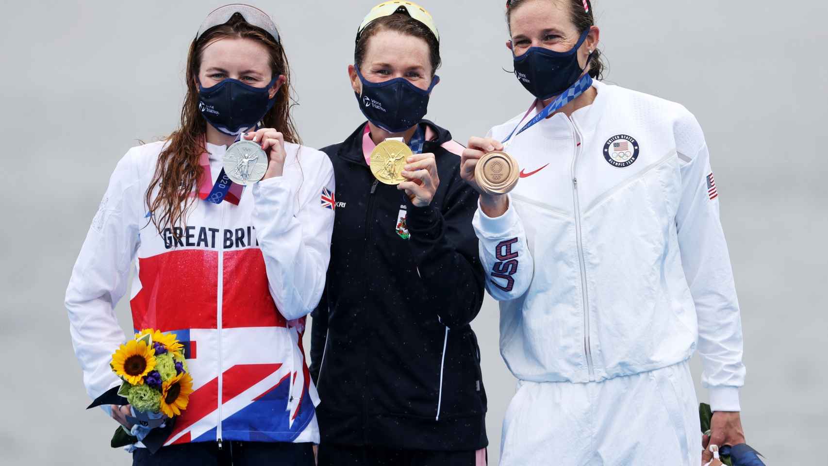 Flora Duffy, Taylor-Brown y Zaferes en el podio de la prueba de triatlón de los JJOO de Tokio 2020