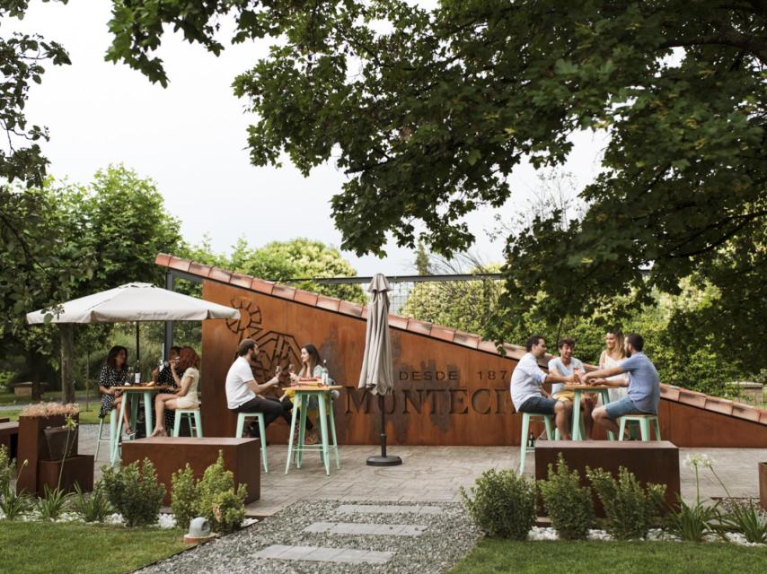 Terraza Bodegas Montecillo.