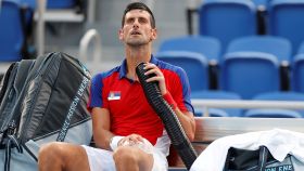 Novak Djokovic se refresca con aire en los JJOO de Tokio 2020