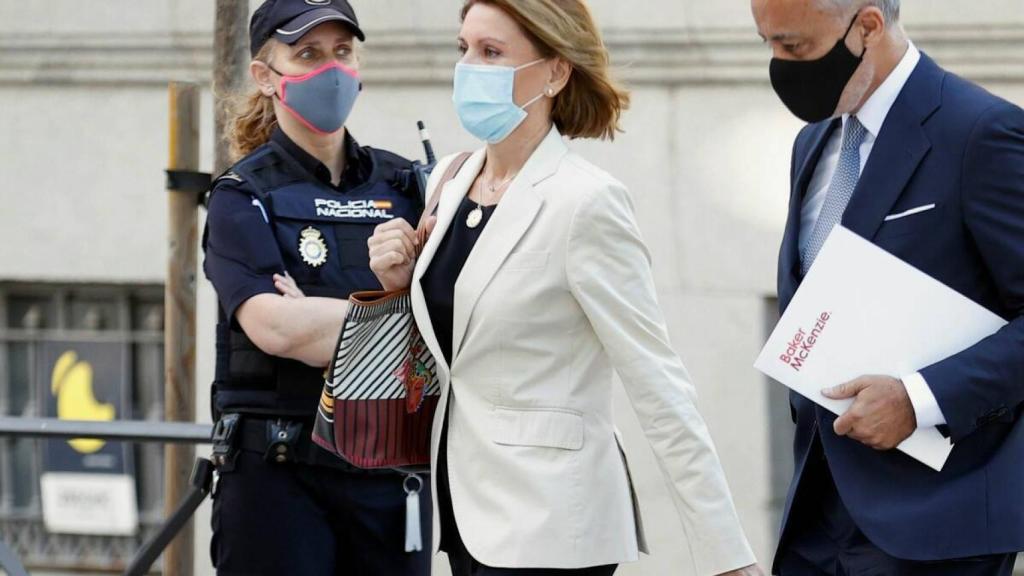 María Dolores de Cospedal, camino de la Audiencia Nacional./