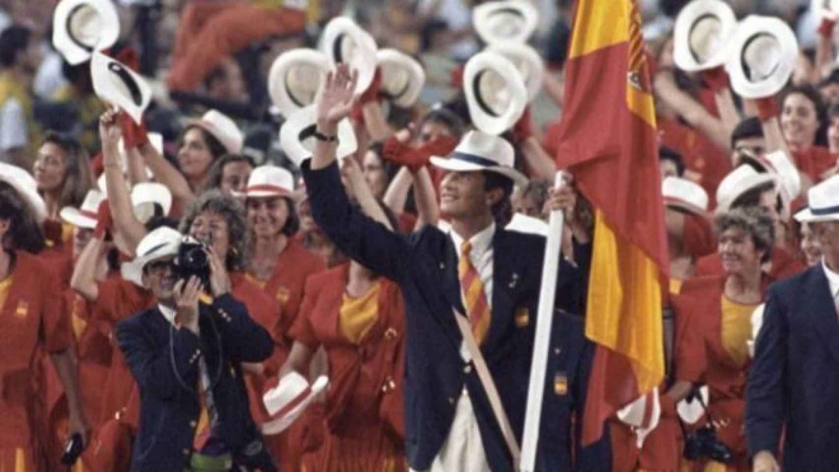 Felipe VI, por aquel entonces Príncipe de Asturias, en la ceremonia de inauguración de Barcelona '92 donde fue el abanderado