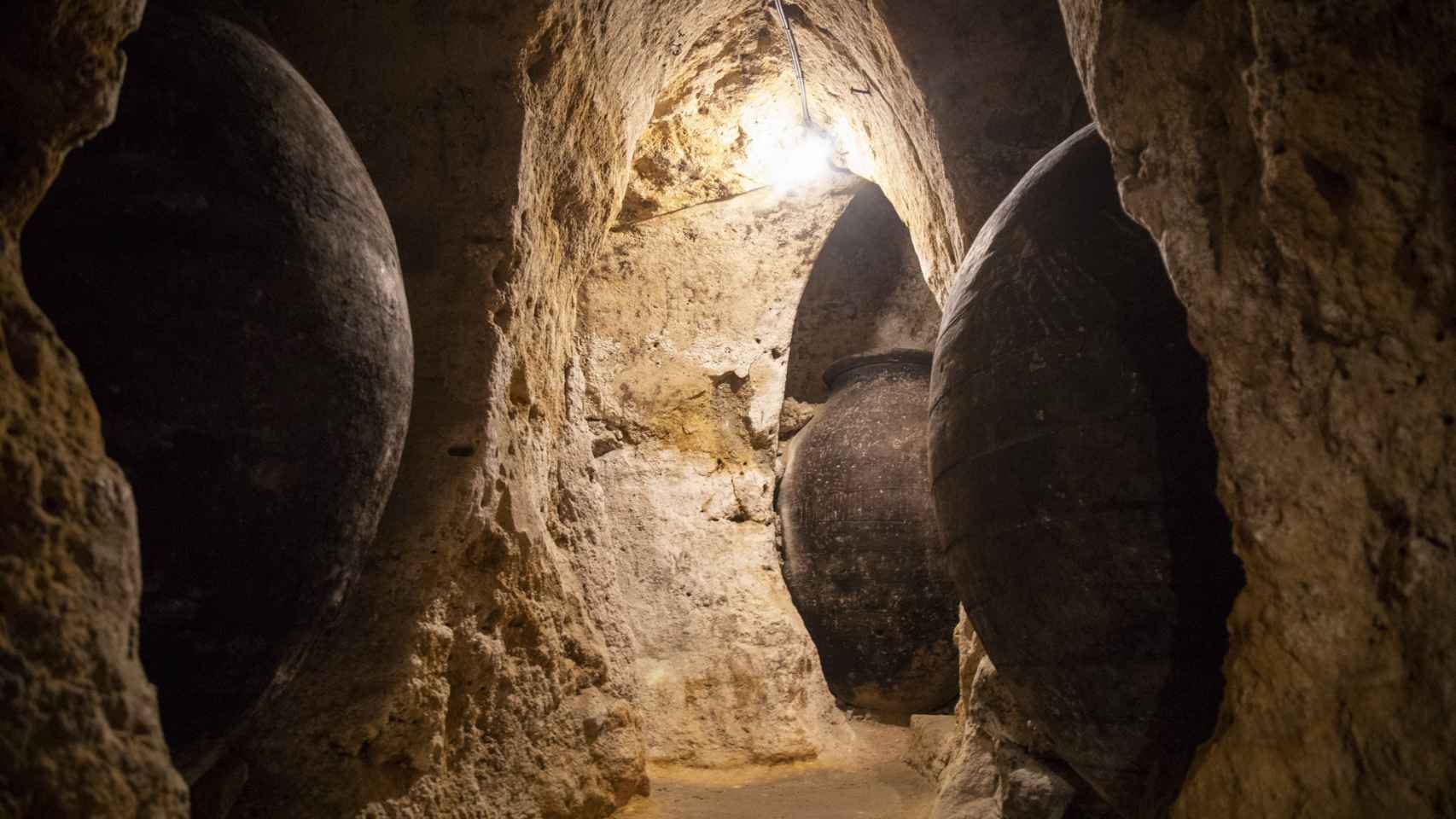 El interior de las Cuevas Árabes, del siglo X, que recorren el subsuelo de Brihuega.