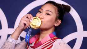 Sunisa Lee, con la medalla de oro de la final individual femenina de gimnasia artística de Tokio 2020