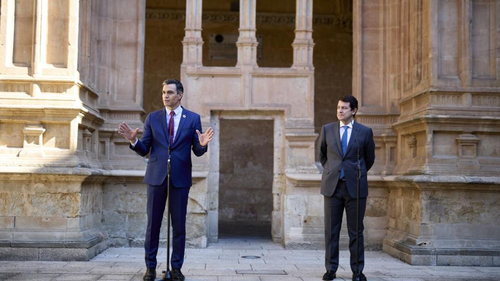 Pedro Sánchez, presidente del Gobierno, y Alfonso Fernández Mañueco, presidente de Castilla y León.