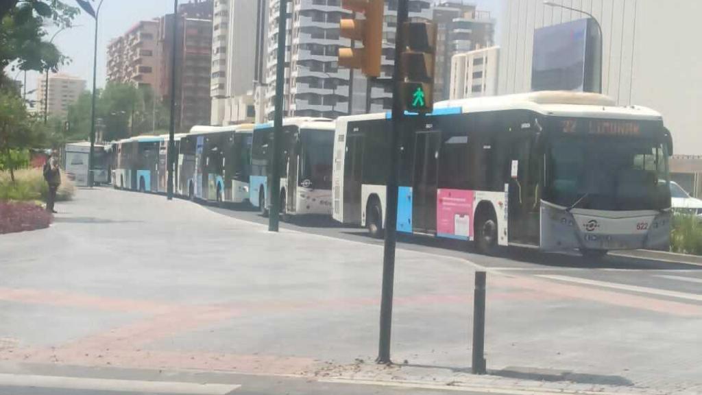 Imagen del colapso que ha generado este altercado entre los autobuses que transitaban por la zona