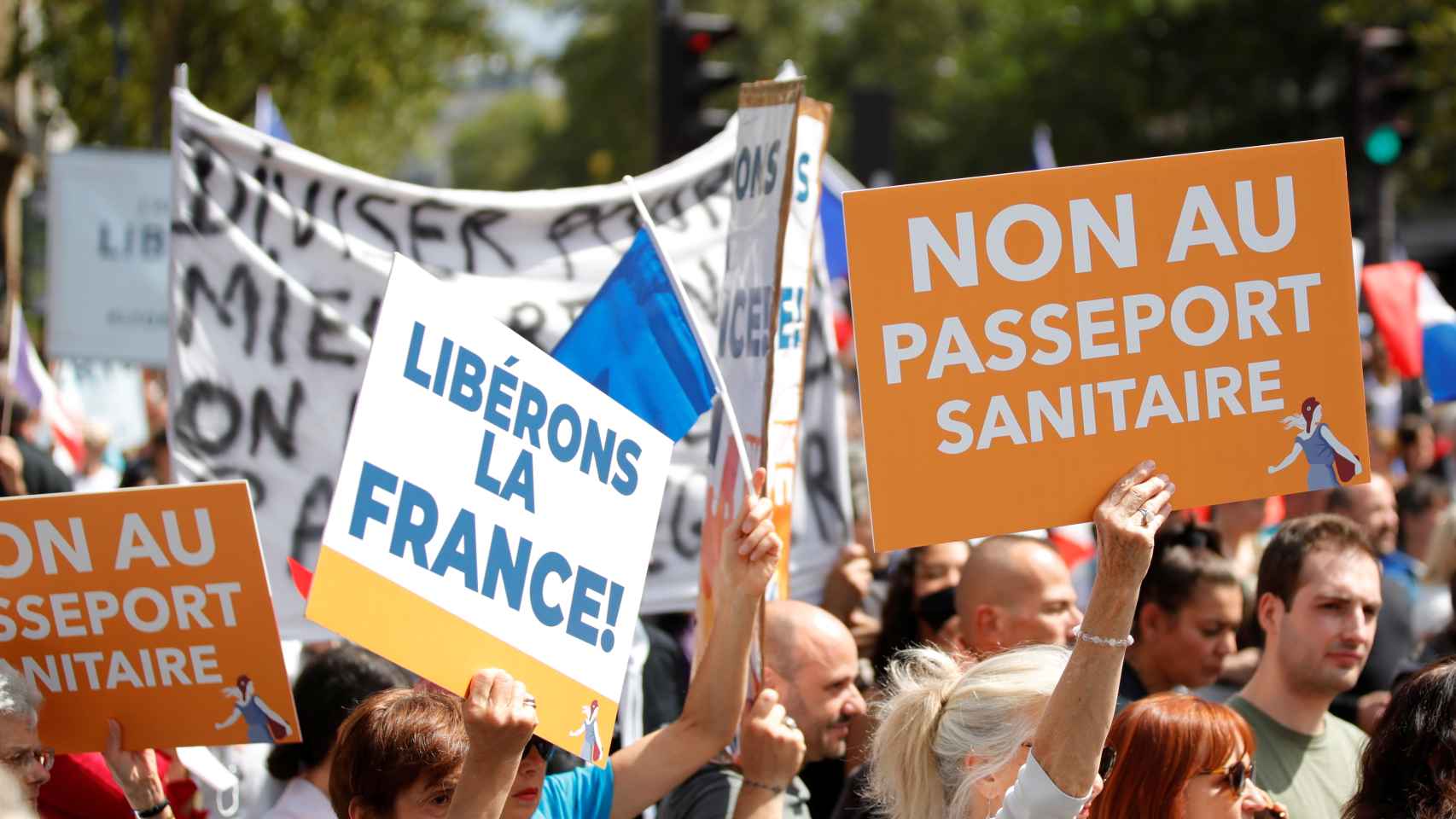 Manifestantes en las calles de la capital francesa este sábado 31 de julio.