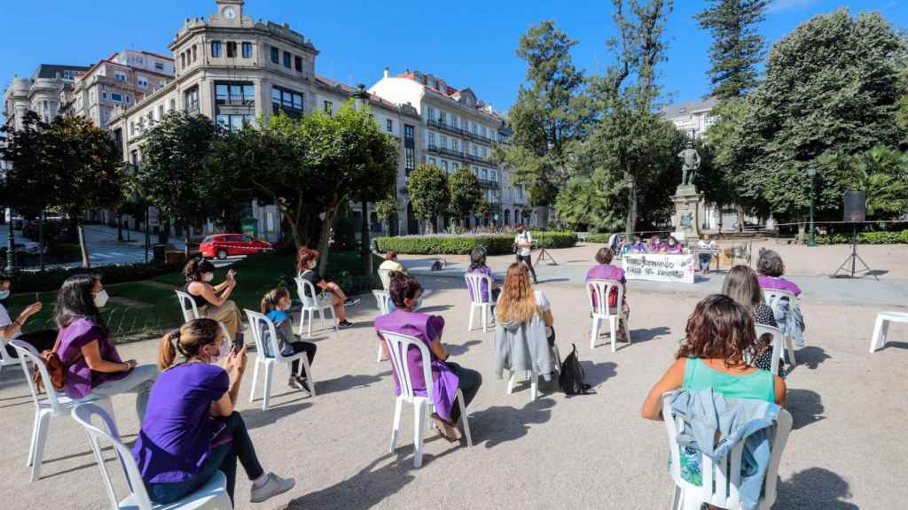 Lectura del manifiesto de una jornada contra la actual “ola de feminicidios” en Vigo