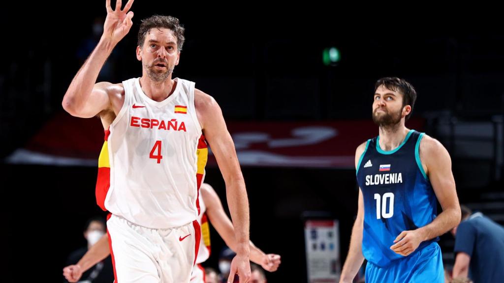 Pau Gasol celebra una canasta en el España - Eslovenia