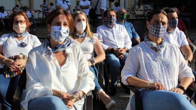 La consejera portavoz del Gobierno de Castilla-La Mancha, Blanca Fernández, este sábado en Ciudad Real junto a la alcaldesa, Eva Masías