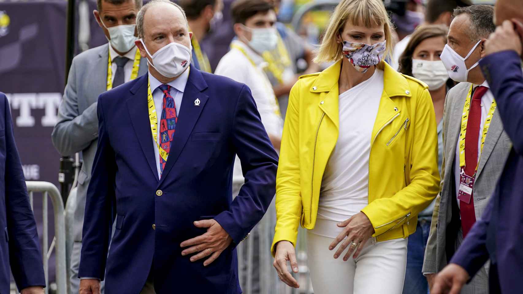Charléne de Mónaco y el príncipe Alberto, durante el Tour de Francia, en agosto de 2020.