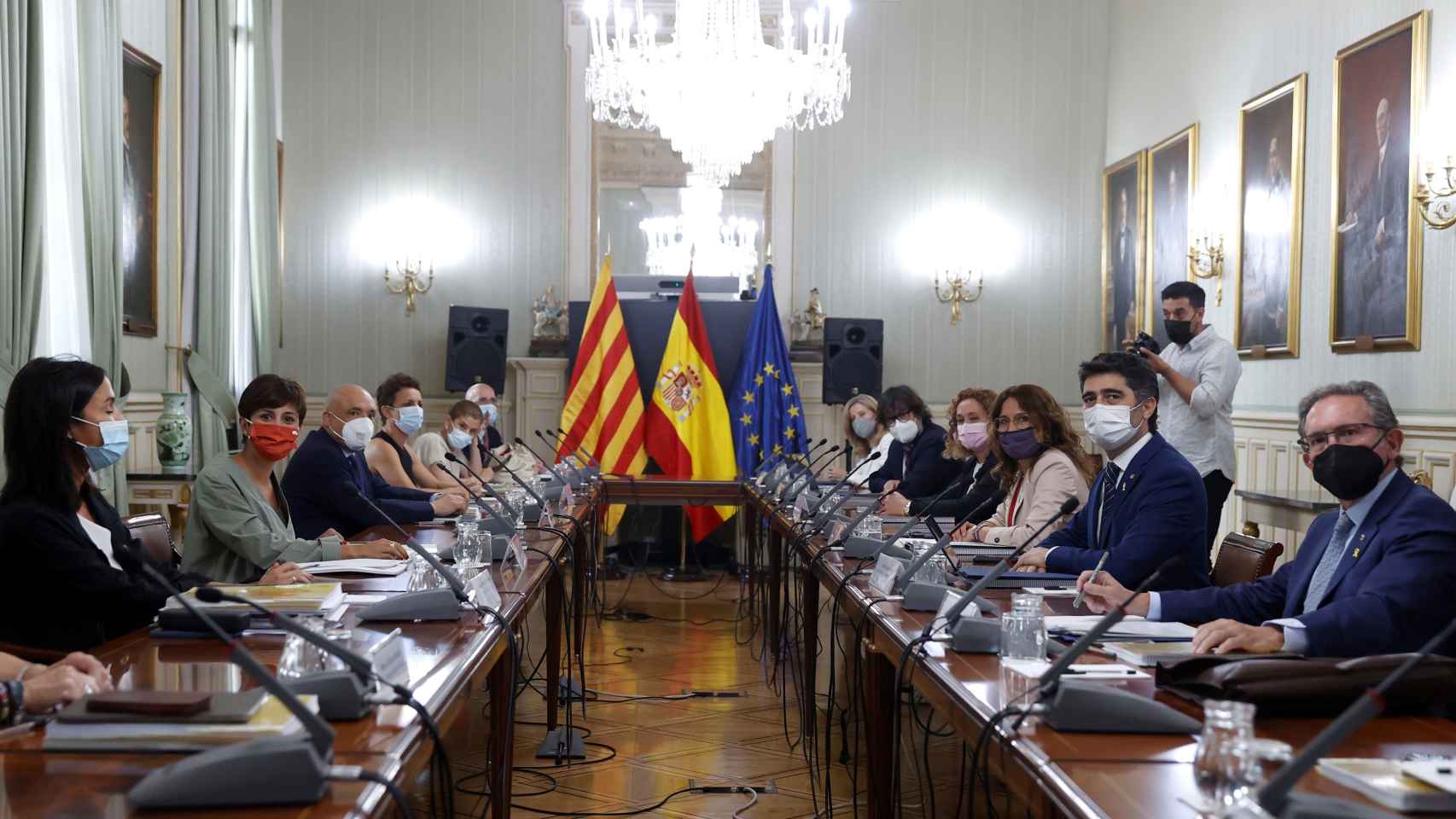 La comisión Estado-Generalitat, durante su reunión de este lunes.