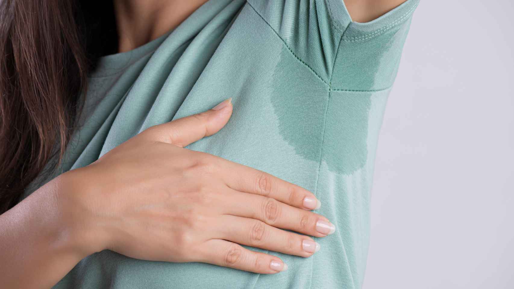 Cómo evitar las manchas de sudor en la ropa
