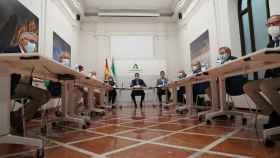 El Comité de Expertos, presidido por Juanma Moreno, reunido en Málaga