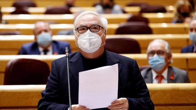 El ministro de universidades, Manuel Castells, en el Senado.