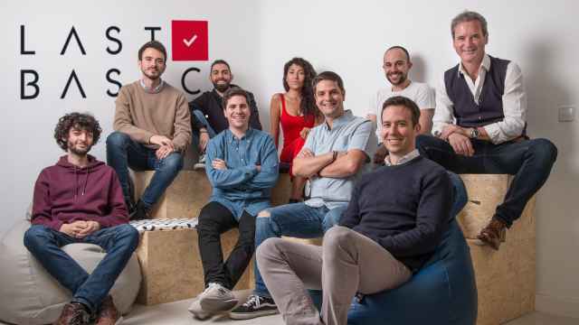 Equipo humano de Lastbasic, la startup que empodera a los inventores gracias a su tecnología.