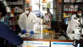 Las farmacias valencianas ven peligrar el suministro de test de antígenos ante la elevada demanda.