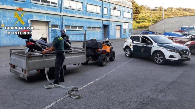 Motocicleta recuperada por un guardia civil fuera de servicio en Arteixo