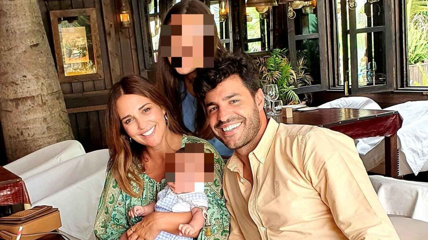 La feliz familia de cuatro, en una fotografía del perfil de Instagram de la actriz.