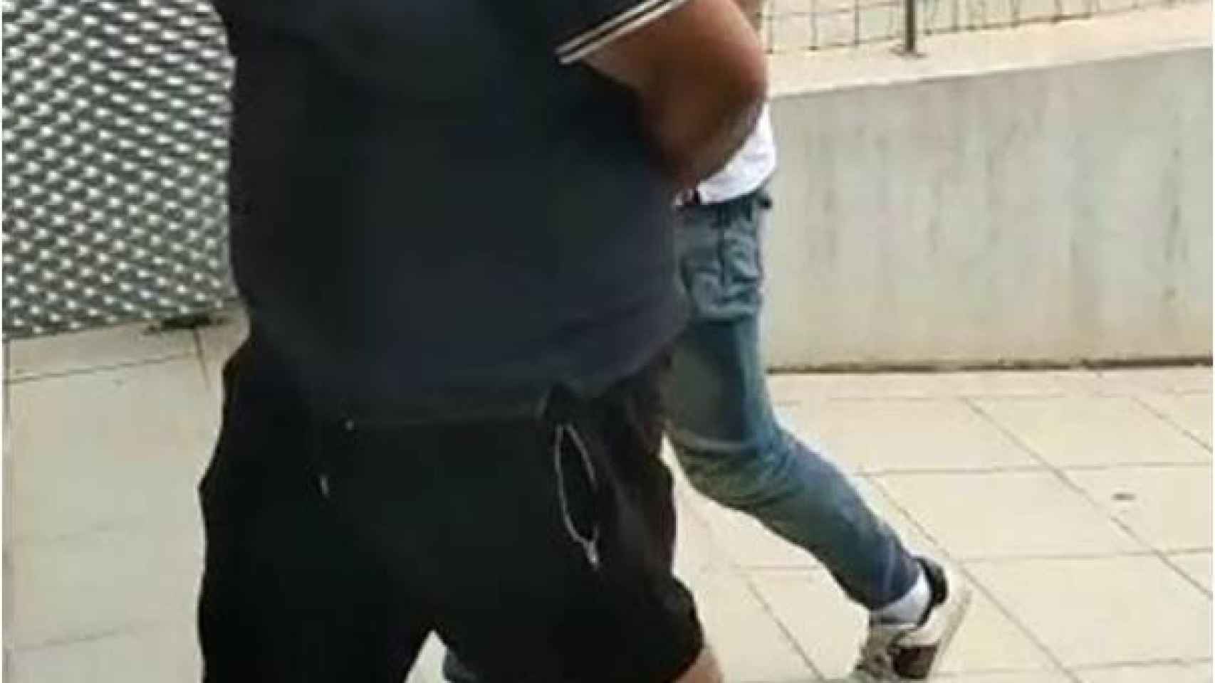 Uno de los detenidos por la Guardia Civil en Almoradí.