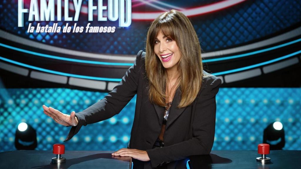 Nuria Roca presenta 'Family Feud: la batalla de los famosos' en Antena 3.