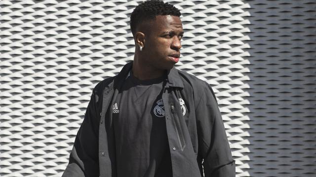 Vinicius, con el nuevo chándal del Real Madrid para la 2021/2022