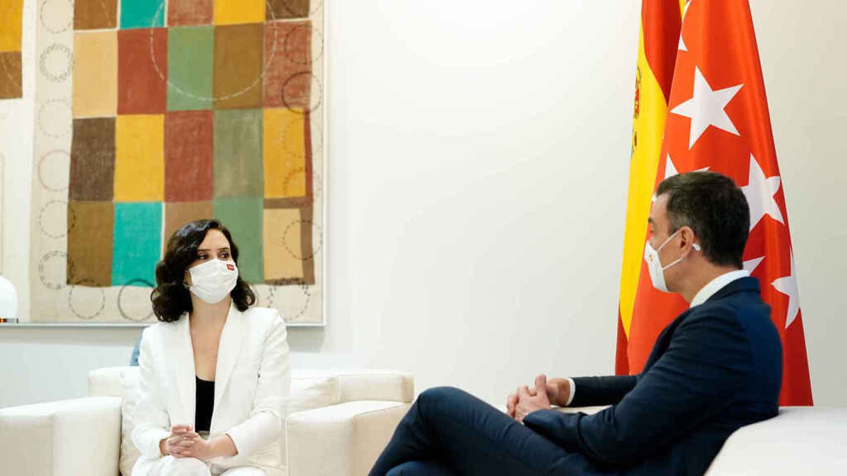 Isabel Díaz Ayuso, en un reciente encuentro con el Presidente de Gobierno, Pedro Sánchez.