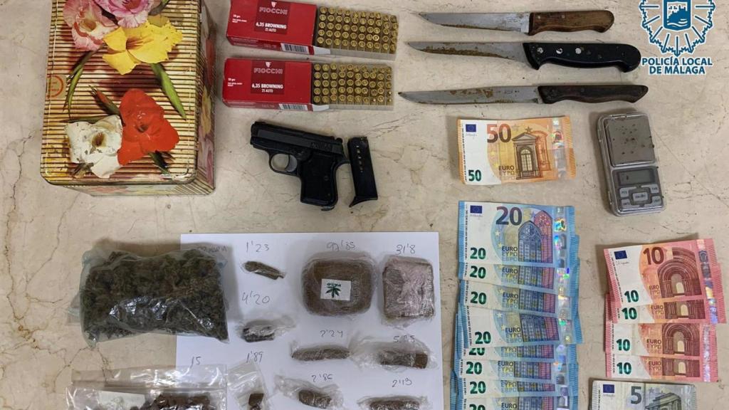 Droga y efectos incautados por la Policía Local de Málaga