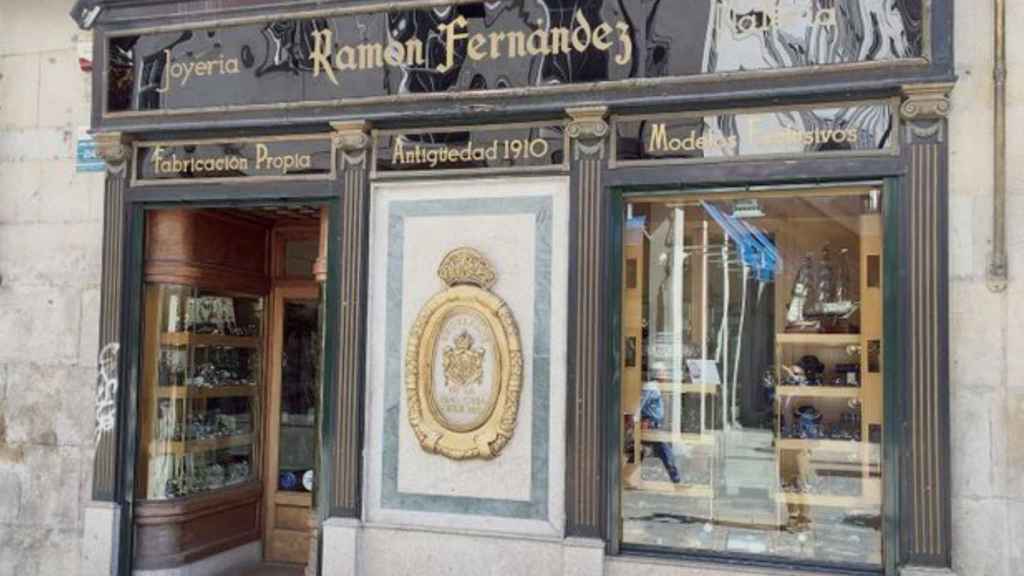 Escaparate de la joyería Ramón Fernández, en Vigo