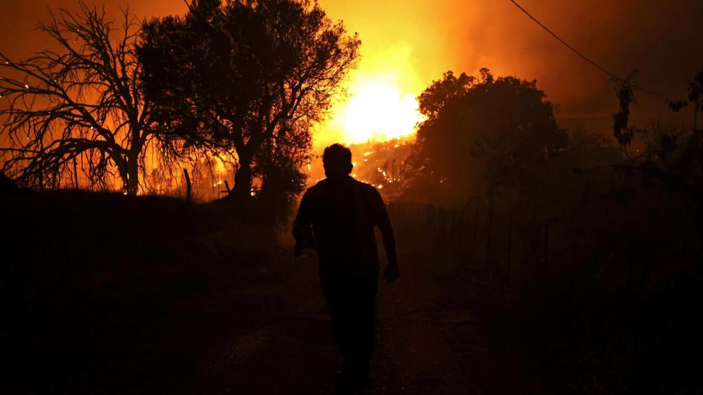 El incendio cerca de la antigua Olimpia, lugar donde se celebraban los Juegos Olímpicos clásicos