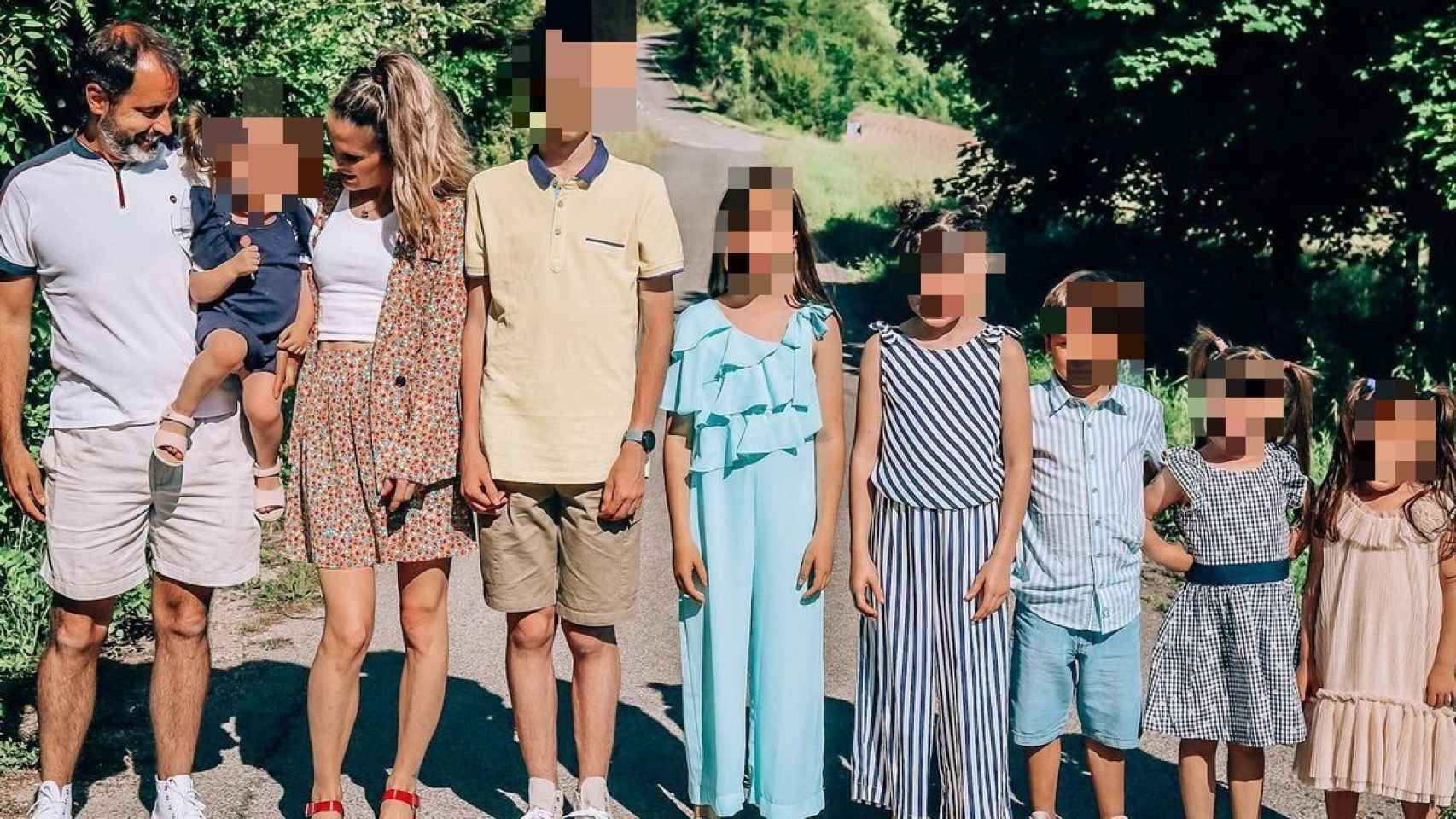 La familia, al completo, en una foto del perfil de Instagram de la 'influencer'.